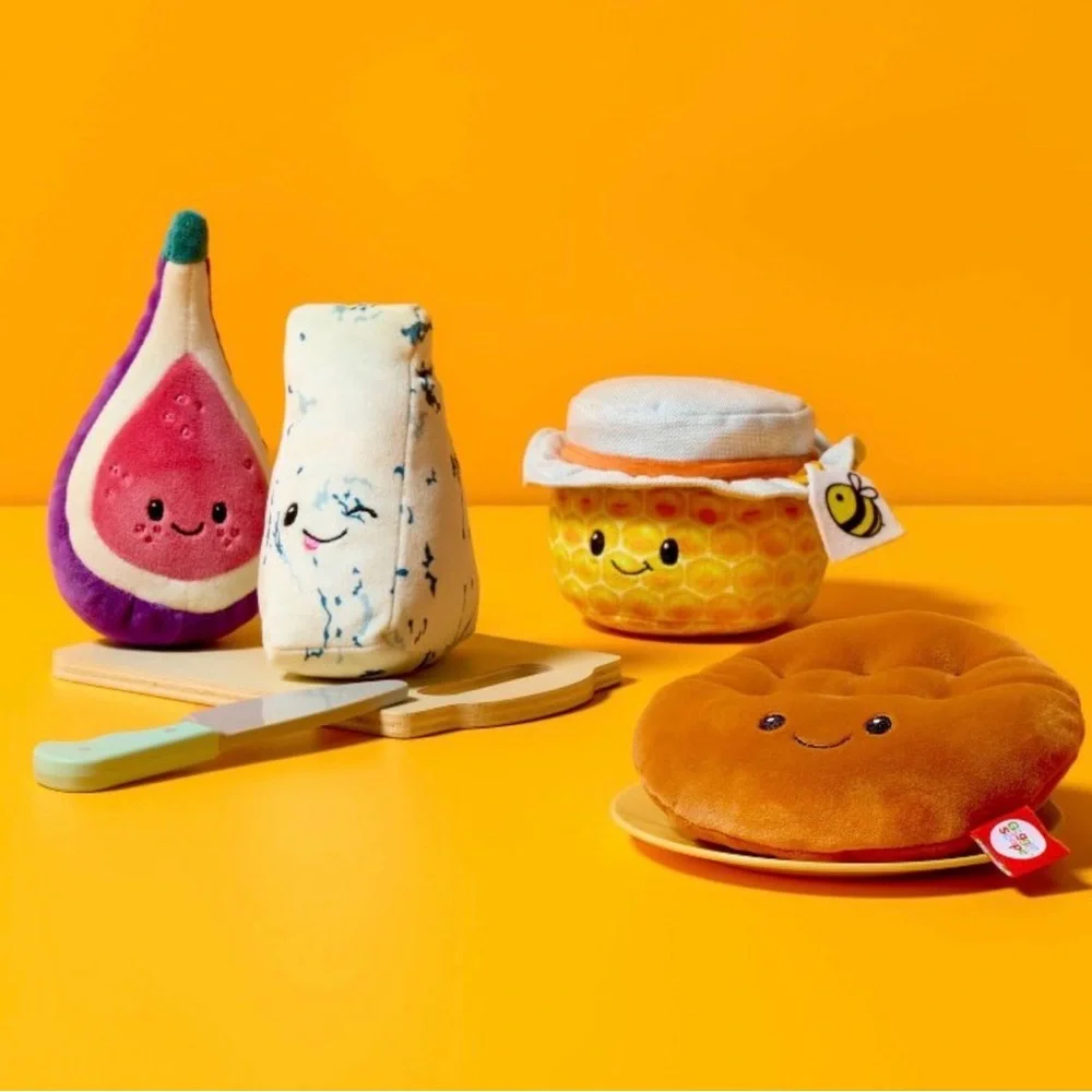 Gigglescape Cheese Charcuterie Board Plush Box Set of 4 Stuffed Animals NWT